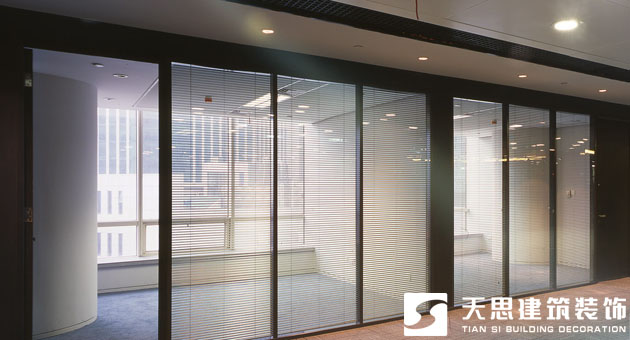 <a href=http://m.miqian.net/ target=_blank class=infotextkey>合肥辦公室裝修</a>玻璃